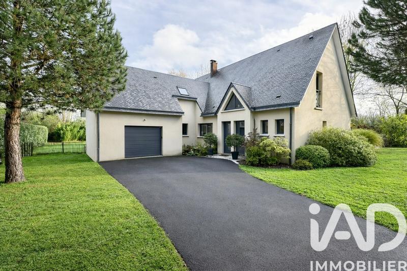 Maison - 222 m² - 7 pièces