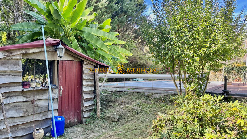 Maison - 304 m² - 7 pièces