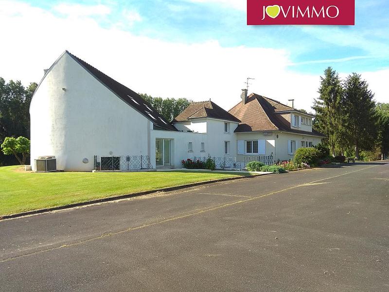 Maison - 309 m² - 11 pièces