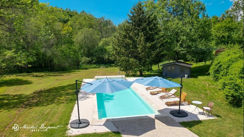 Maison - 230 m² - 9 pièces