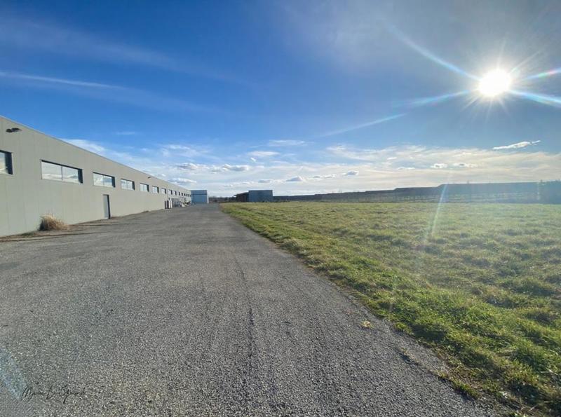 Local commercial - 1 200 m²