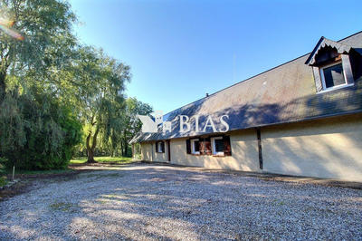 Maison - 220 m² - 7 pièces