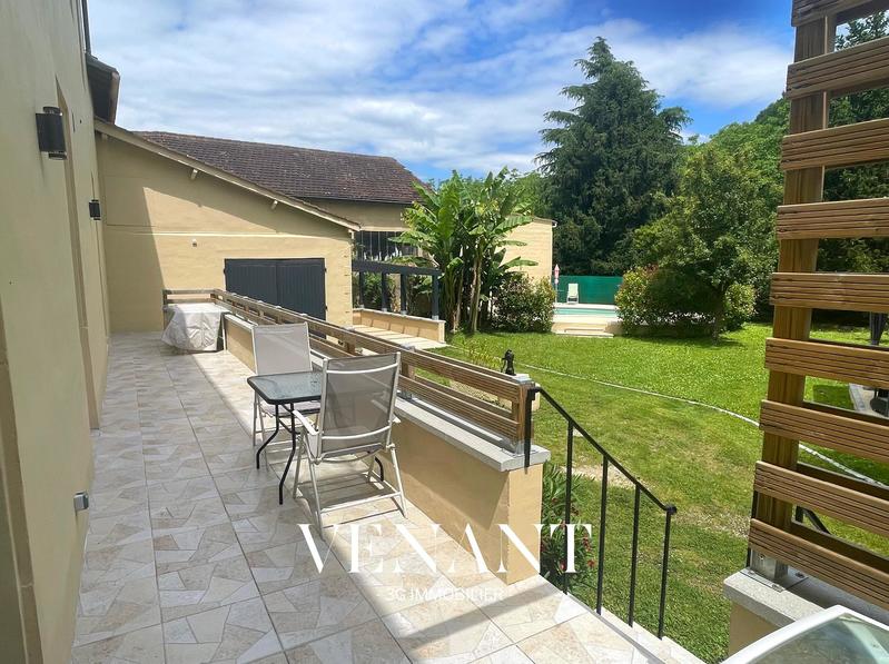 Villa - 238 m² - 14 pièces