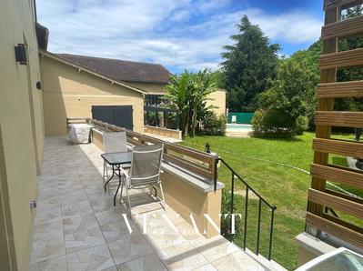 Villa - 238 m² - 14 pièces