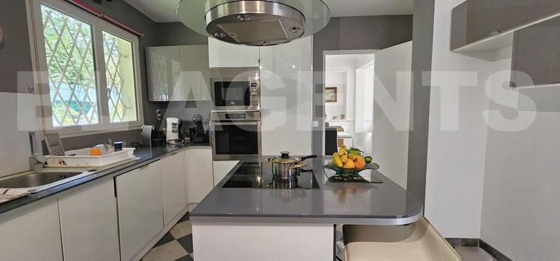 Maison traditionnelle - 140 m² - 6 pièces