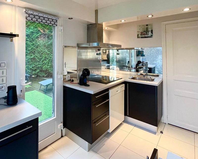 Maison - 260 m² - 8 pièces