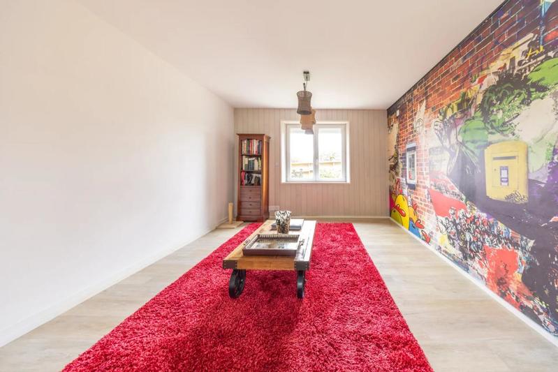 Maison - 250 m² - 8 pièces