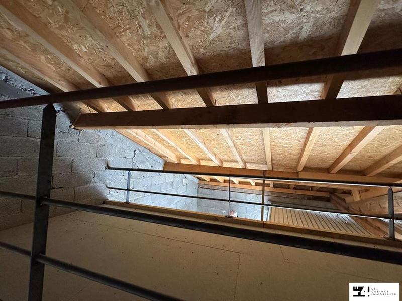 Parking / Garage - 39 m²