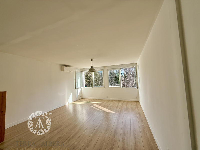 Appartement - 93 m² - 3 pièces