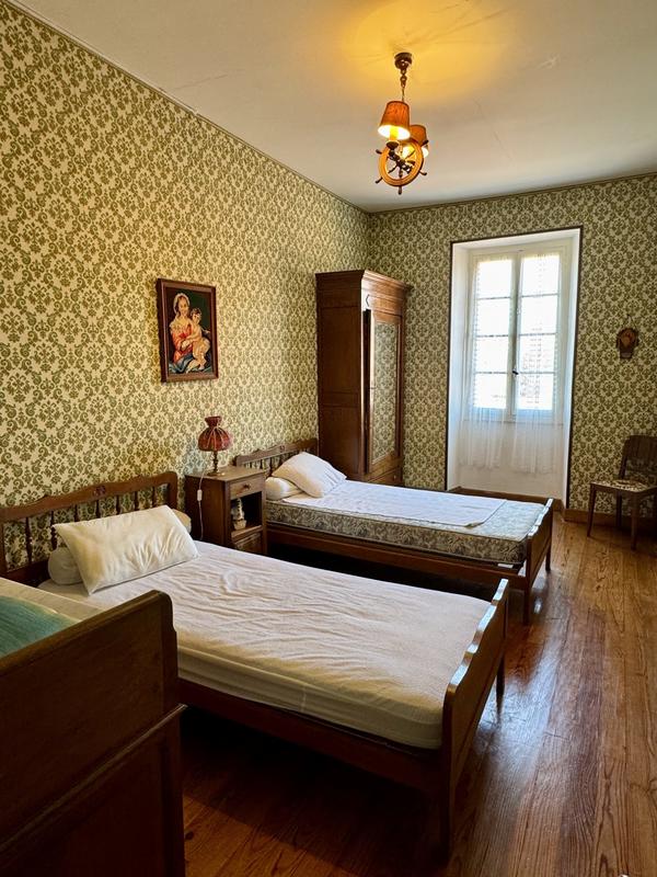 Maison - 281 m² - 10 pièces