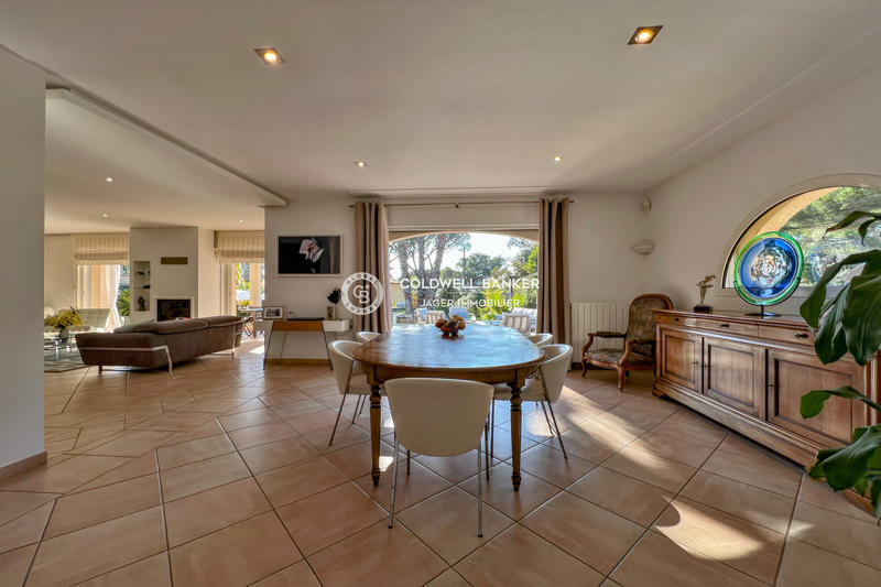Villa - 223 m² - 5 pièces