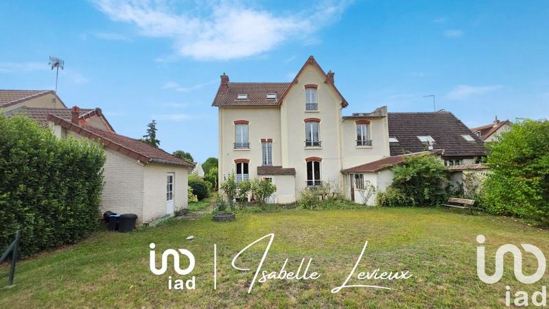 Maison - 165 m² - 11 pièces