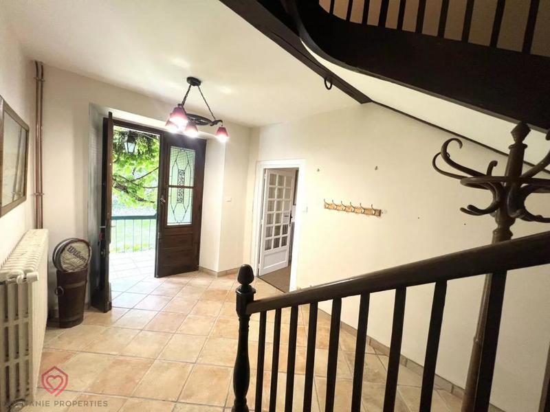 Propriété - 294 m² - 9 pièces