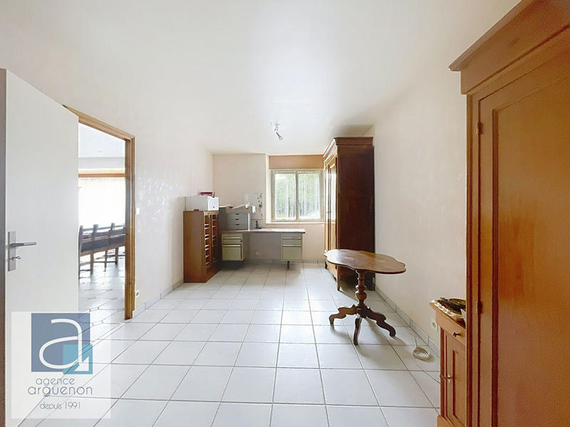 Maison - 210 m² - 8 pièces