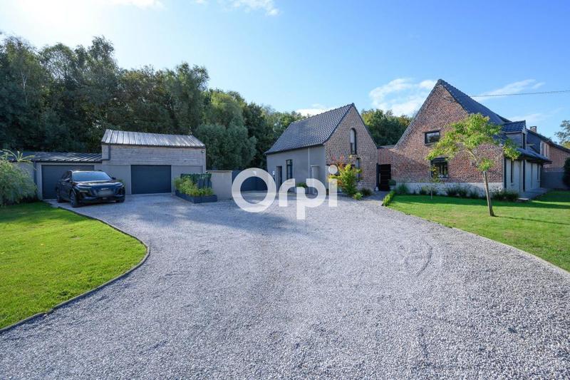 Maison - 215 m² - 6 pièces