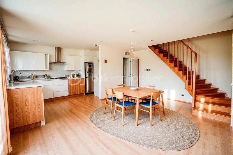 Pavillon - 100 m² - 5 pièces