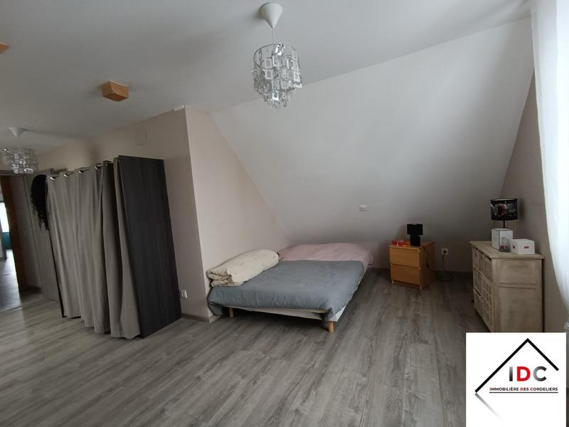 Maison contemporaine - 270 m² - 7 pièces