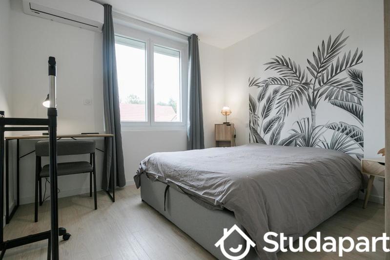 Chambre - 11 m² - 1 pièce