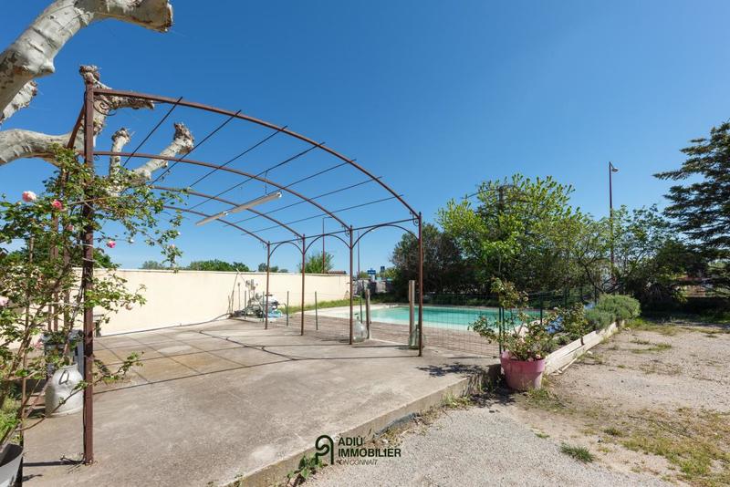 Propriété - 252 m² - 5 pièces