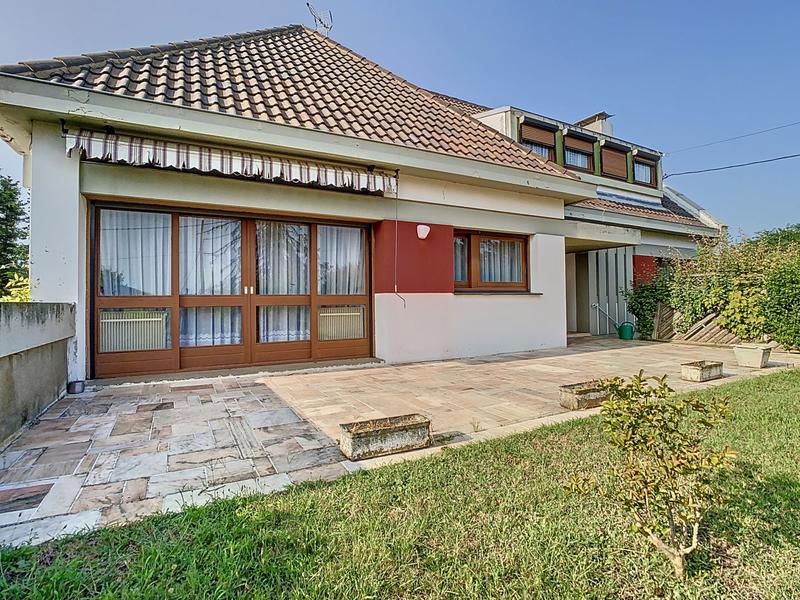 Maison - 200 m² - 7 pièces