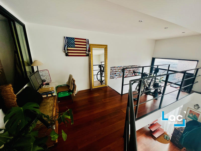 Loft - 136 m² - 5 pièces