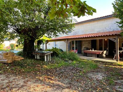 Maison - 265 m² - 7 pièces