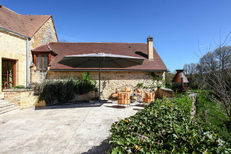 Maison - 357 m² - 16 pièces