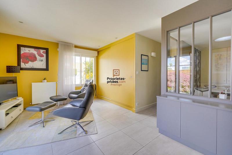 Maison - 181 m² - 8 pièces