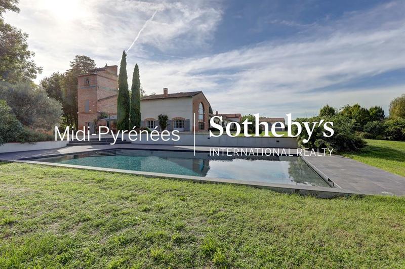 Maison - 730 m² - 14 pièces