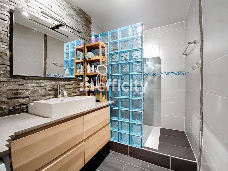 Appartement - 77 m² - 4 pièces