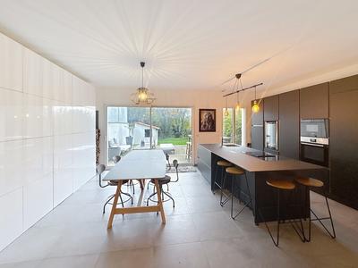 Maison - 166 m² - 7 pièces