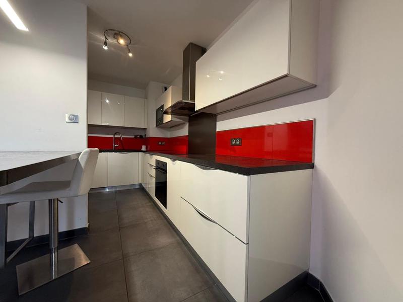 Appartement - 75 m² - 2 pièces