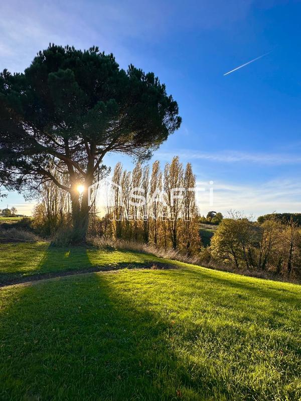 Maison - 430 m² - 12 pièces