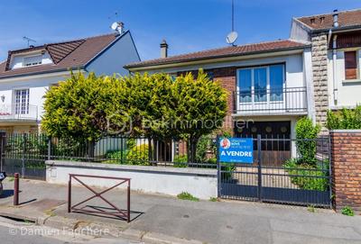 Maison - 104 m² - 5 pièces