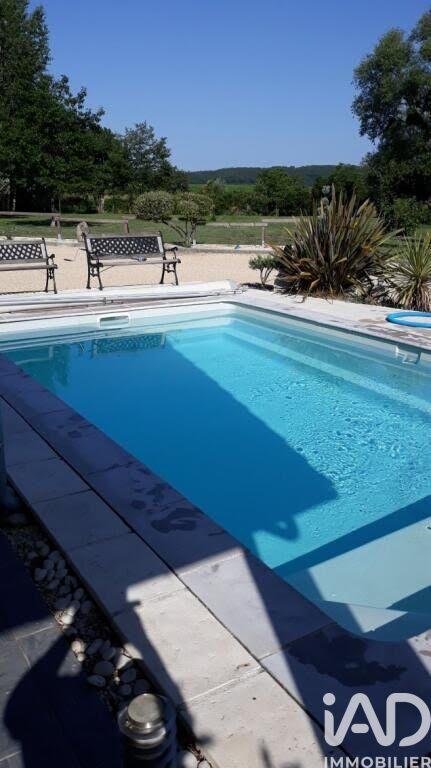 Maison - 187 m² - 8 pièces