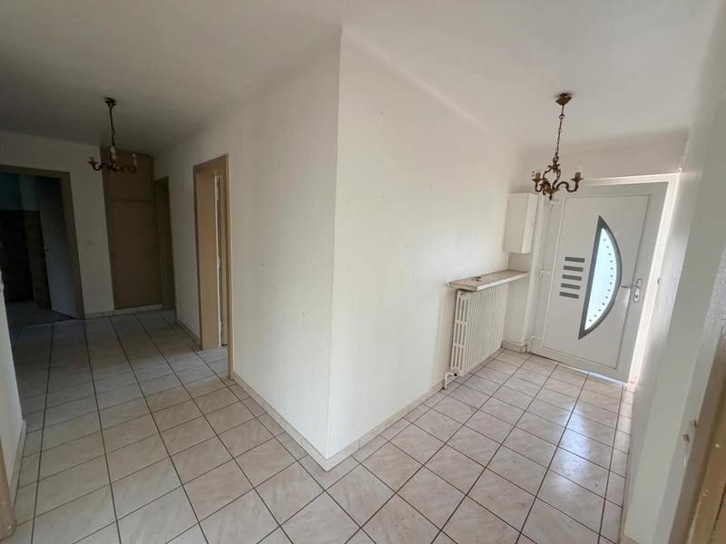 Maison - 230 m² - 8 pièces