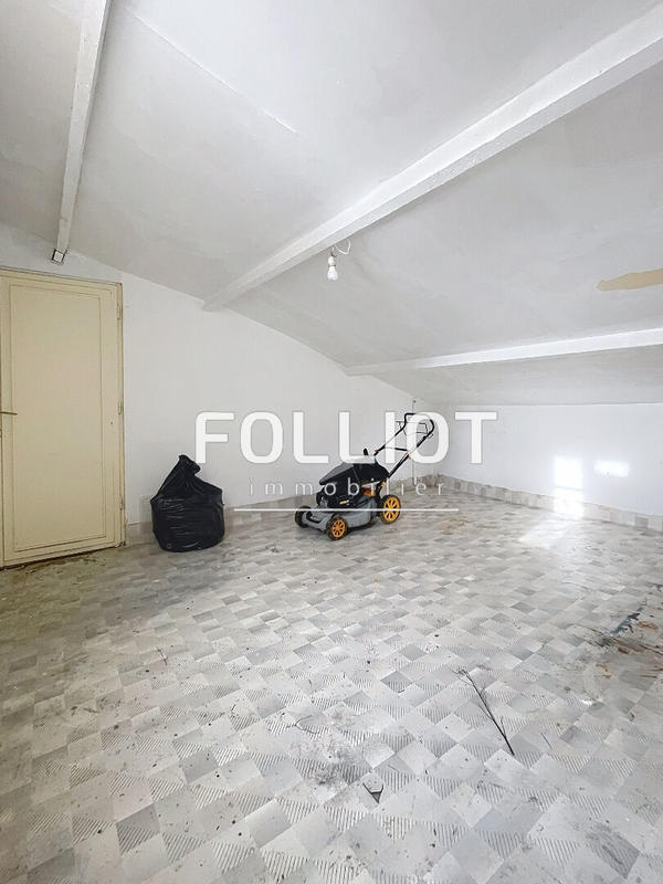 Maison - 217 m² - 8 pièces