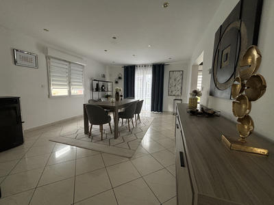 Maison - 182 m² - 7 pièces