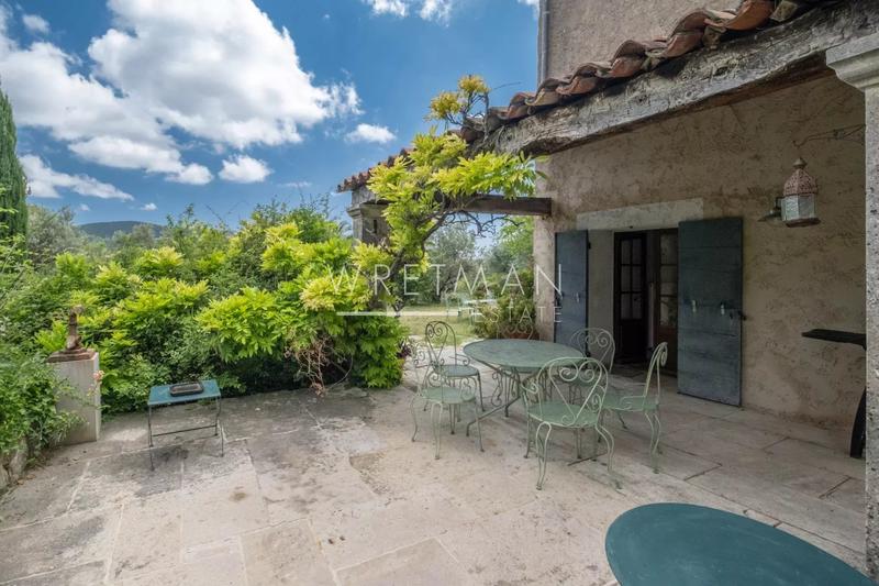 Villa - 200 m² - 5 pièces