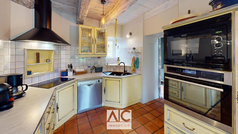 Maison - 190 m² - 8 pièces