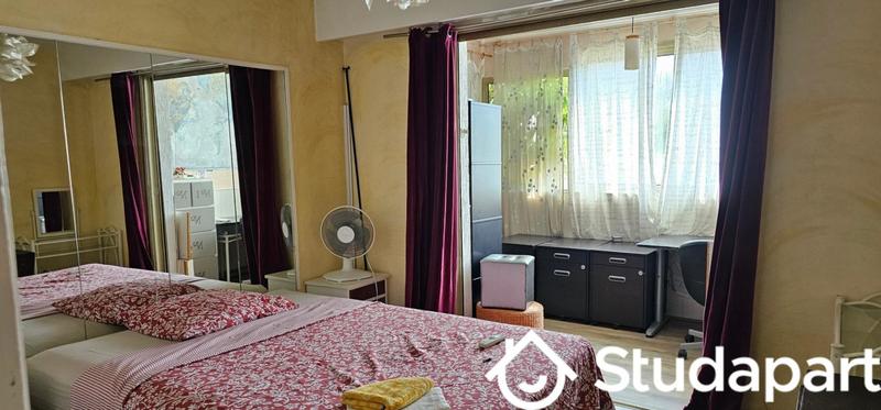 Chambre - 10 m² - 1 pièce