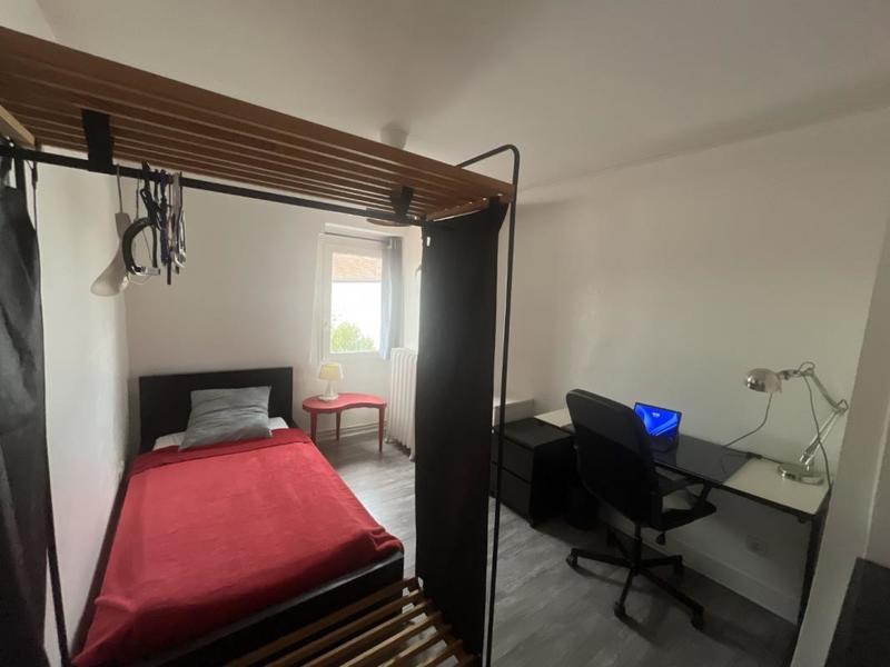 Chambre - 9 m² - 1 pièce