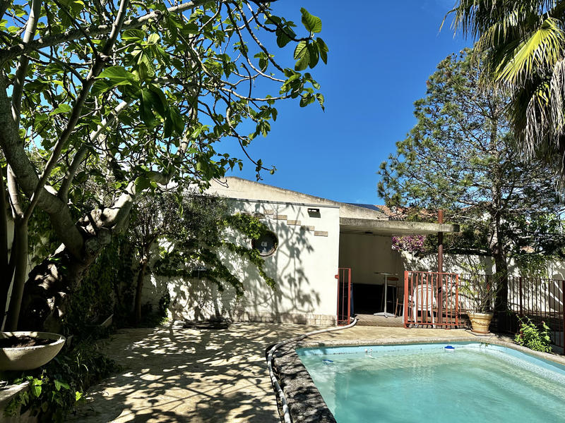 Maison - 208 m² - 9 pièces