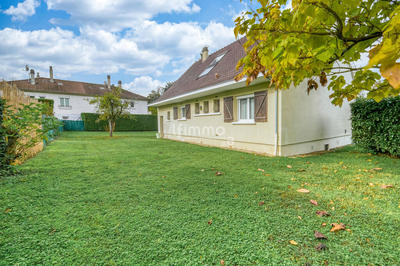 Propriété - 155 m² - 9 pièces