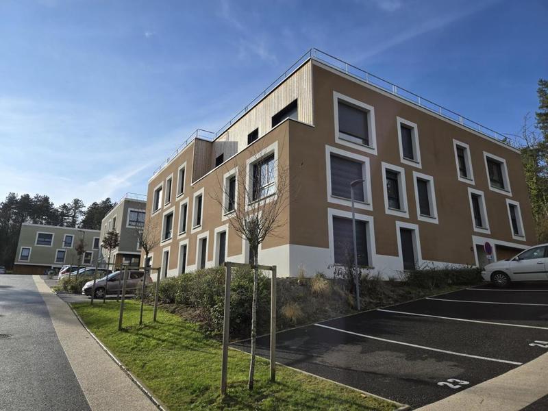 Appartement - 90 m² - 4 pièces