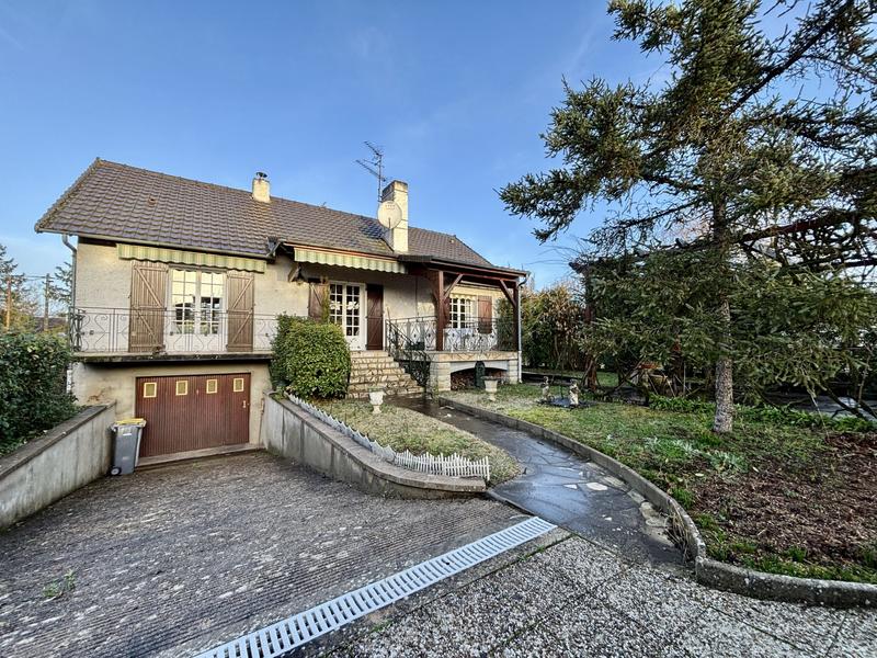 Maison traditionnelle - 133 m² - 4 pièces