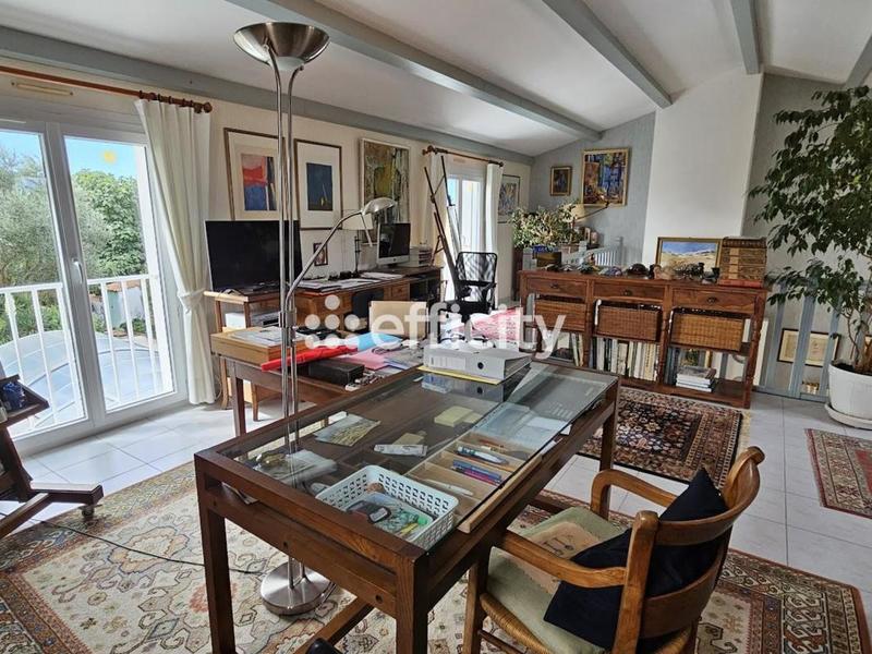 Maison - 196 m² - 7 pièces