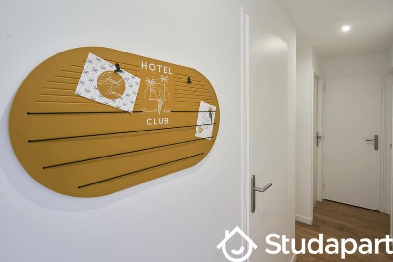 Chambre - 11 m² - 1 pièce