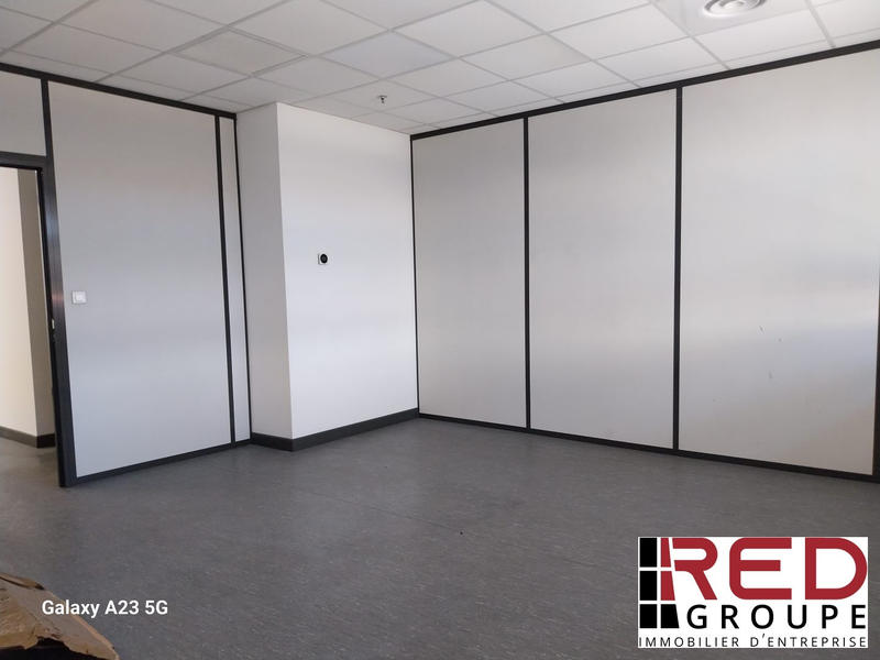 Entrepôt - 1 265 m²