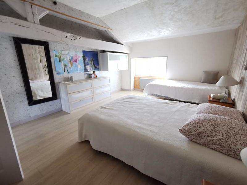 Maison - 313 m² - 10 pièces